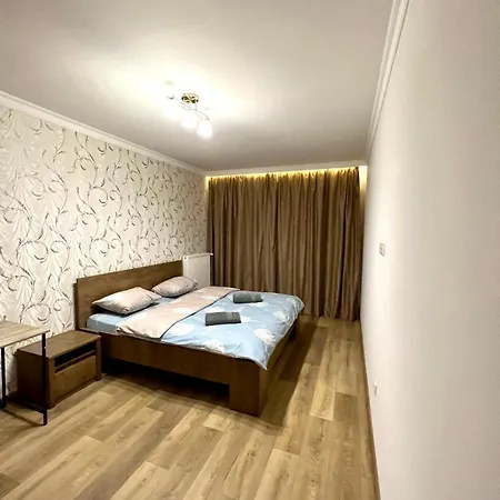 Chornovola липинського 28 * Lwów